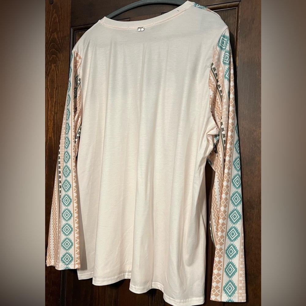 Lucky & Blessed Aztec Print Top in Dusty Pink and Turquoise 2x NWT​ - Picture 3 of 5